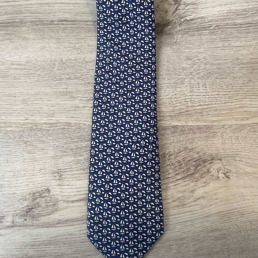 Vineyard vines sailboat tie Mens